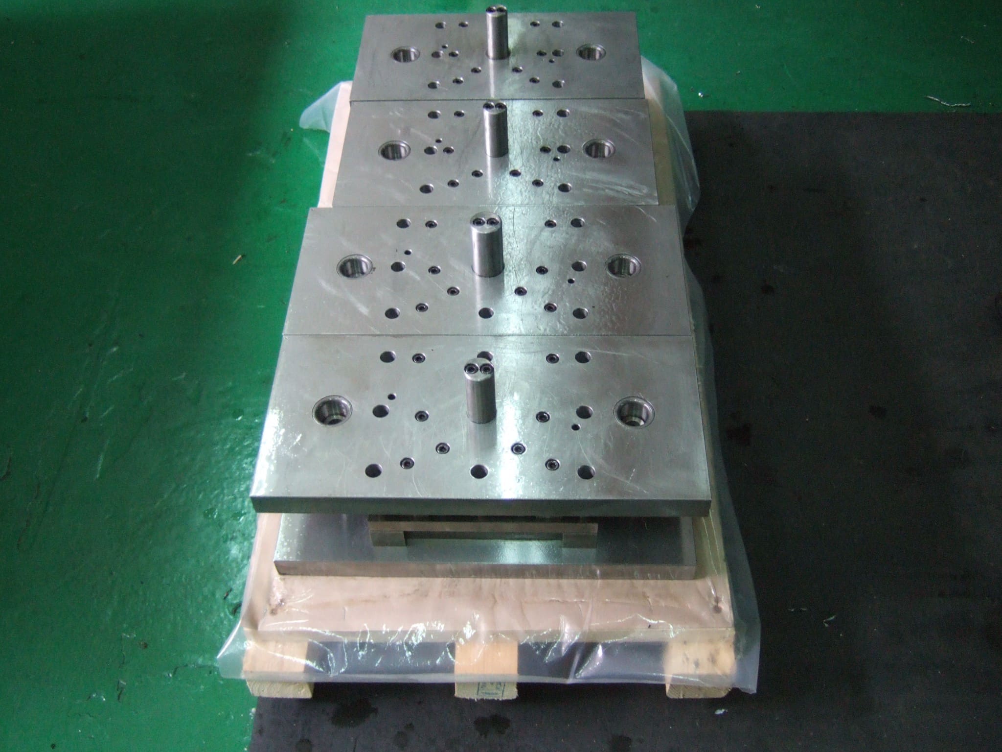 contract manufacturer & punch die