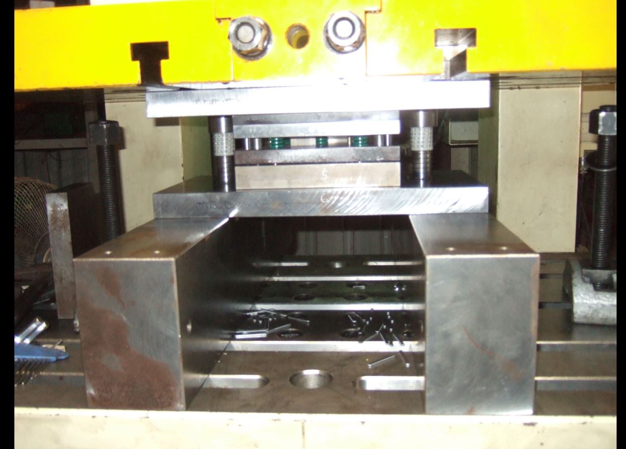 contract manufacturer & punch mold