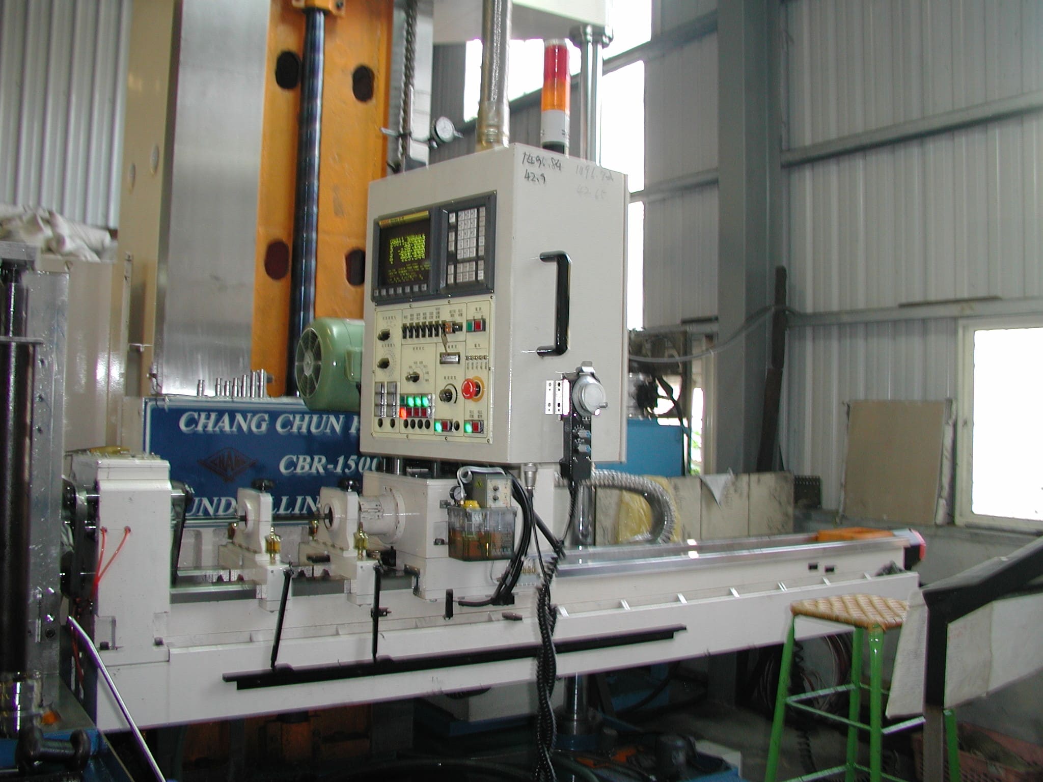 plastic mold manufacturing factory with mold machine