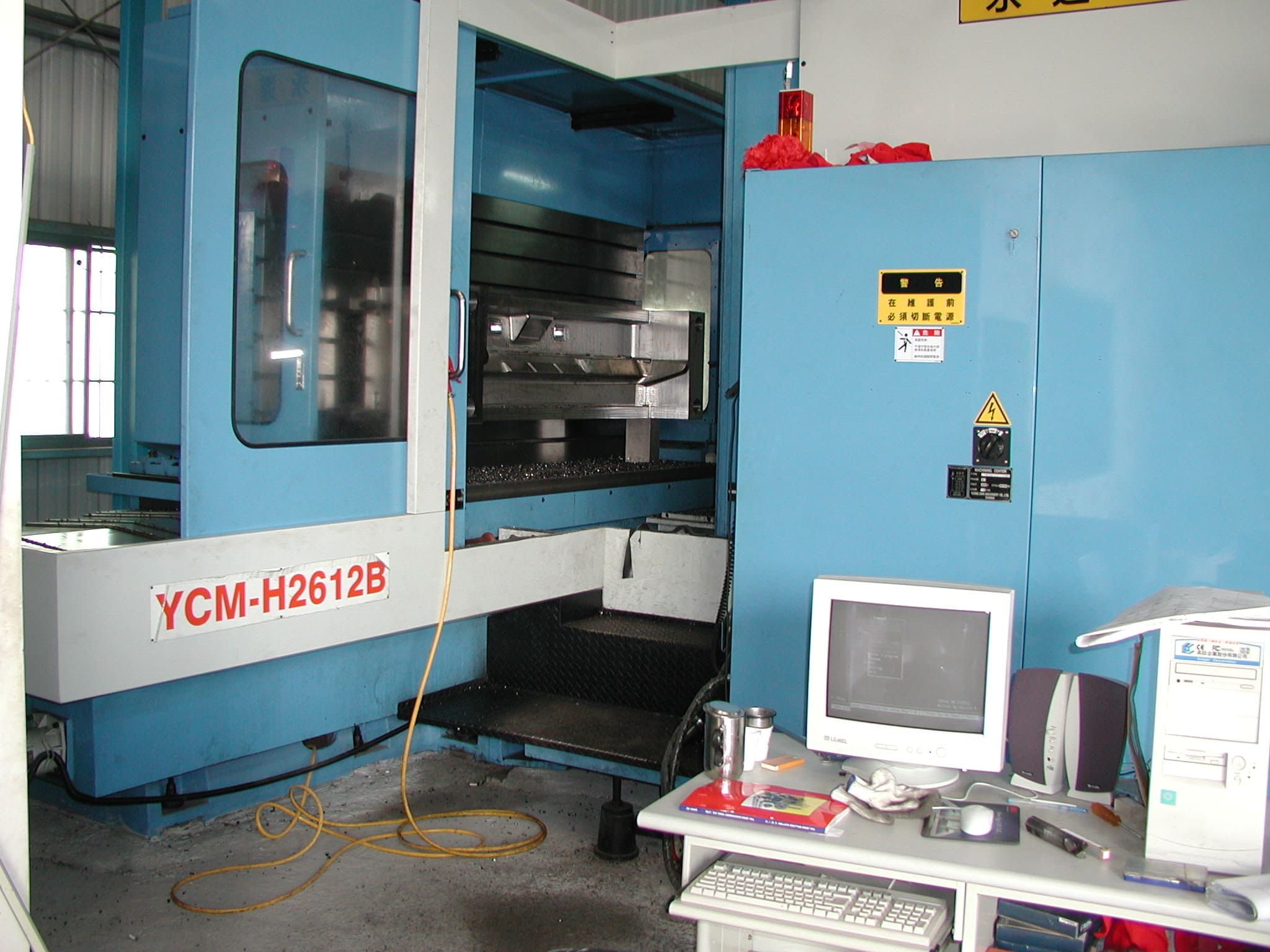 plastic mold manufacturer factory plastic mold manufacturing factory with computer